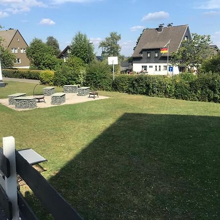 Haus Astenblick In Winterberg Fuer Bis Zu 35 Personen Fuer Wanderveranstaltungen Und Familienfeiern Eksteriør bilde
