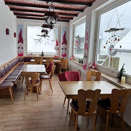 Haus Astenblick In Winterberg Fuer Bis Zu 35 Personen Fuer Wanderveranstaltungen Und Familienfeiern Eksteriør bilde