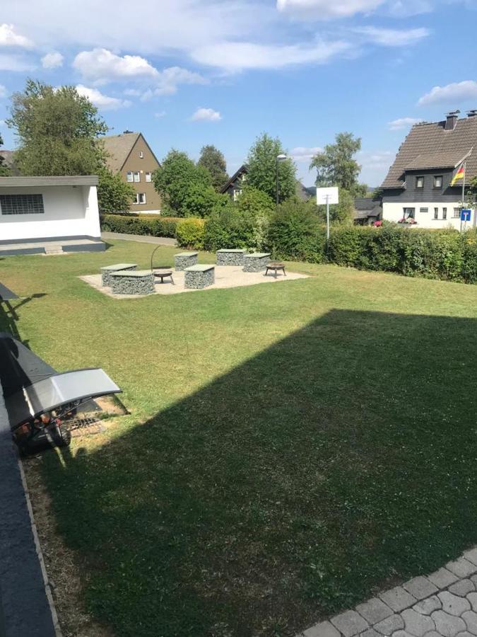 Haus Astenblick In Winterberg Fuer Bis Zu 35 Personen Fuer Wanderveranstaltungen Und Familienfeiern Eksteriør bilde