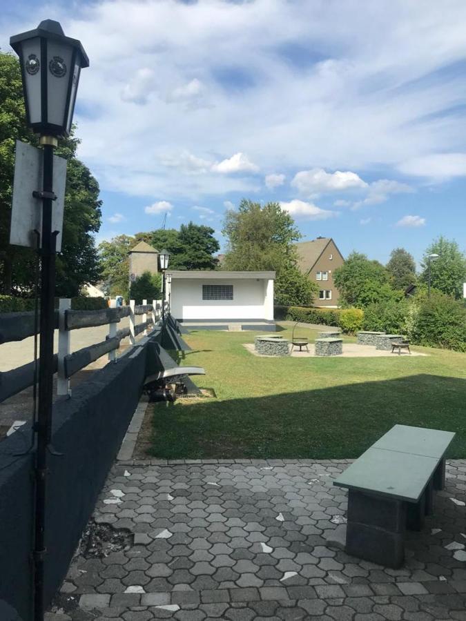 Haus Astenblick In Winterberg Fuer Bis Zu 35 Personen Fuer Wanderveranstaltungen Und Familienfeiern Eksteriør bilde