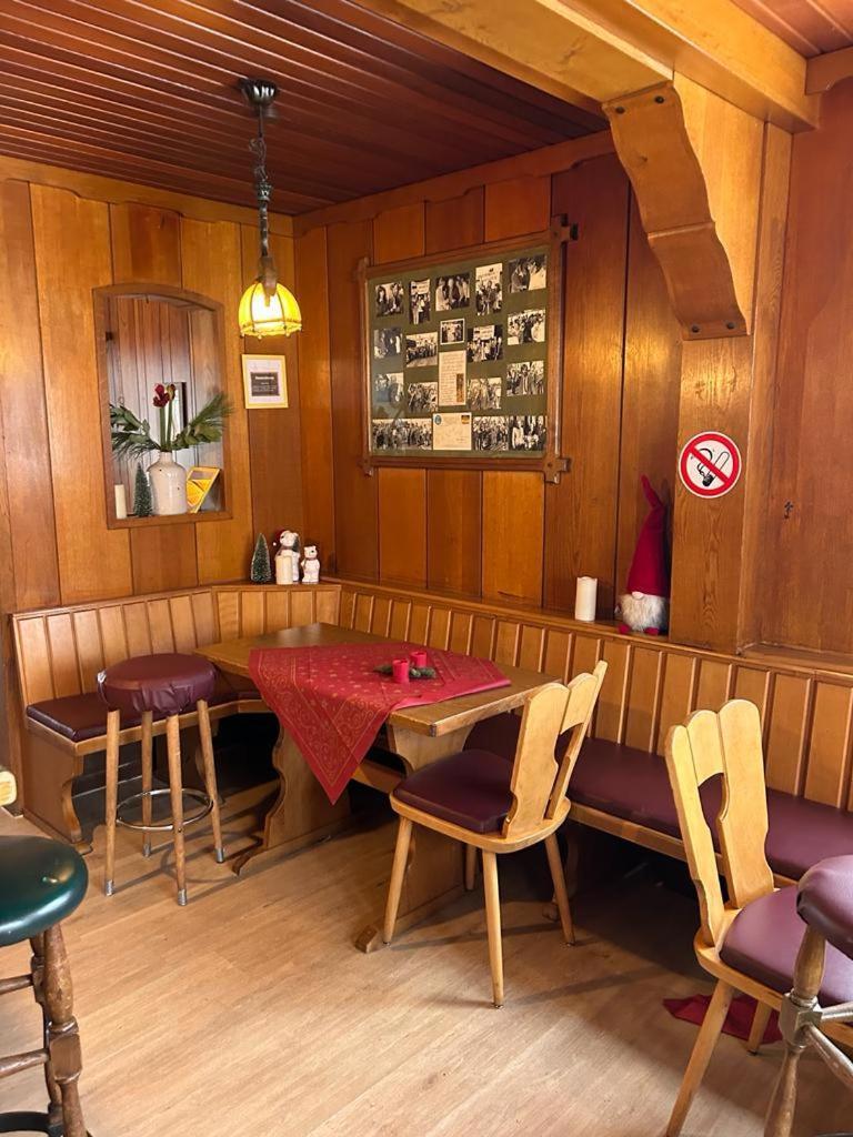 Haus Astenblick In Winterberg Fuer Bis Zu 35 Personen Fuer Wanderveranstaltungen Und Familienfeiern Eksteriør bilde