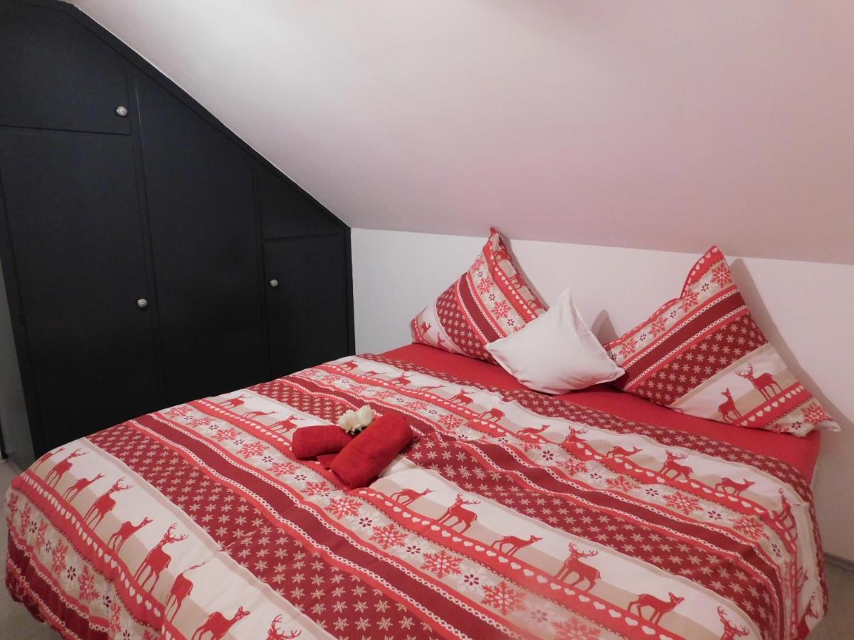 Haus Astenblick In Winterberg Fuer Bis Zu 35 Personen Fuer Wanderveranstaltungen Und Familienfeiern Eksteriør bilde