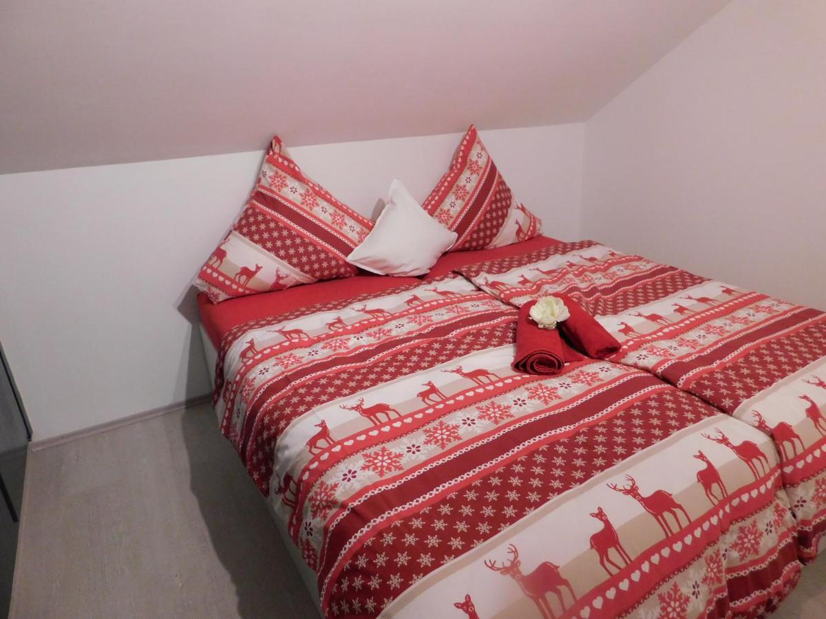 Haus Astenblick In Winterberg Fuer Bis Zu 35 Personen Fuer Wanderveranstaltungen Und Familienfeiern Eksteriør bilde